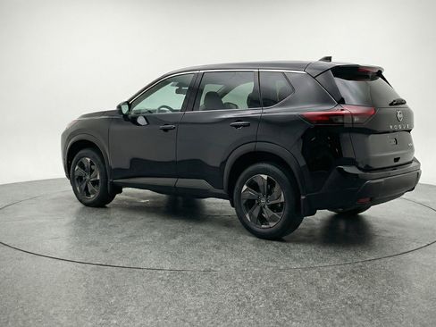 Used 2025 Nissan Rogue SV image 6