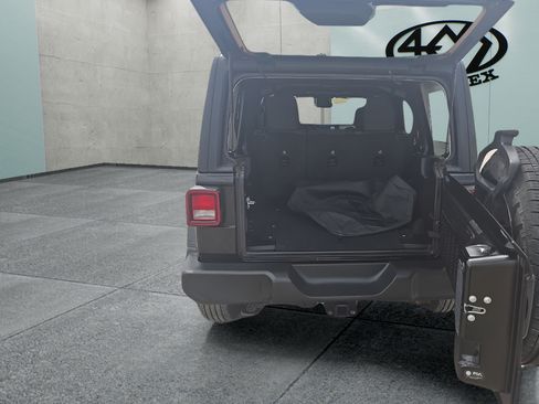 Used 2024 Jeep Wrangler Unlimited Sport AWD/4WD image 27