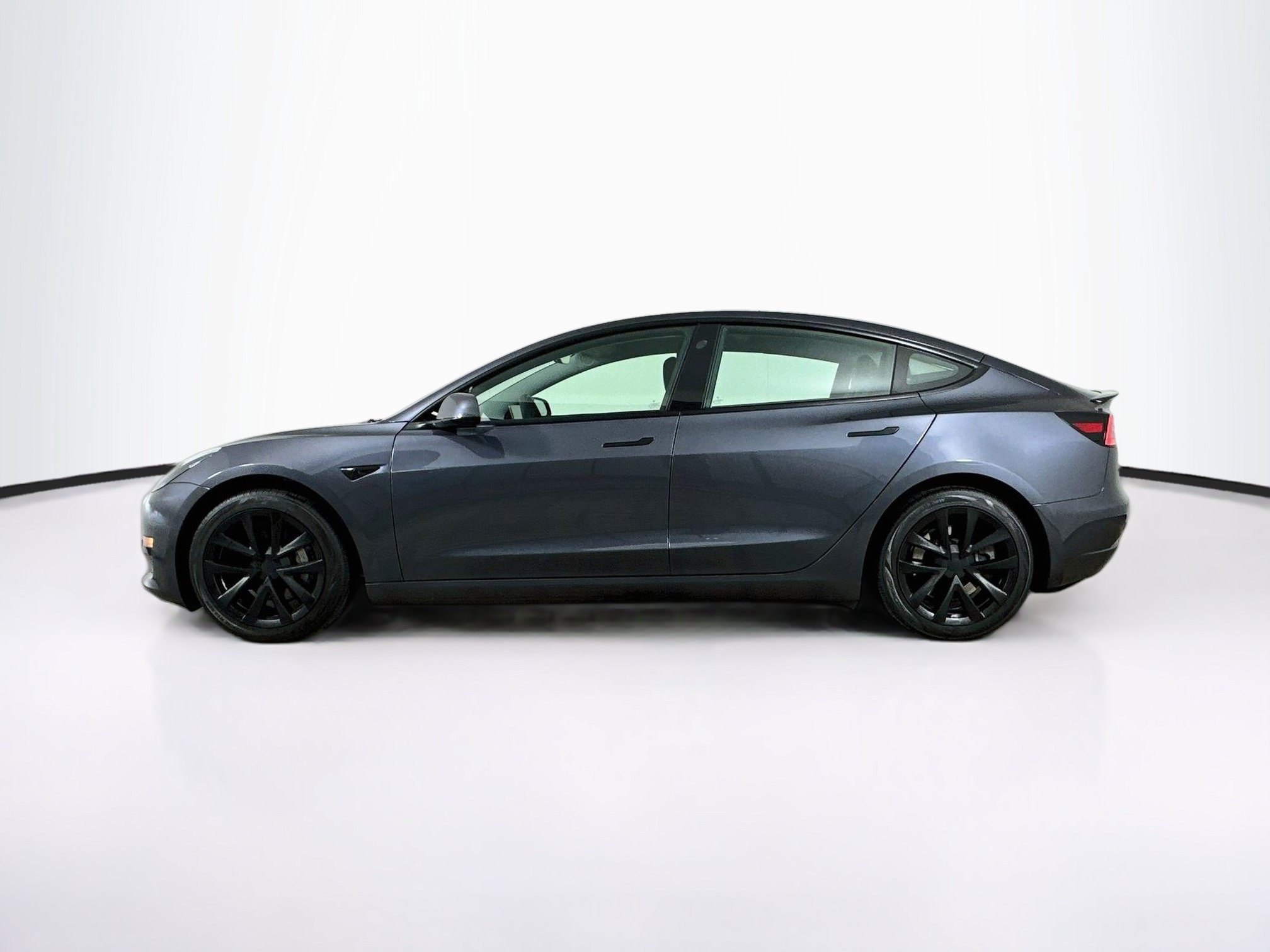 Used 2023 Tesla Model 3 Standard Range RWD image 4