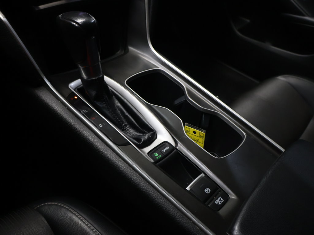 Used 2018 Honda Accord Sport image 26