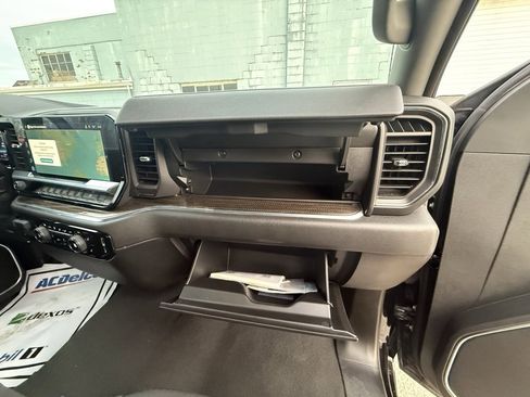 Used 2025 Chevrolet Silverado 1500 LT image 51