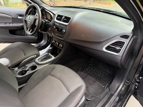 Used 2013 Dodge Avenger SE FWD image 19
