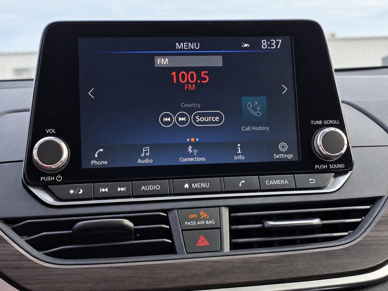 Used 2025 Nissan Altima 2.5 SV FWD image 15