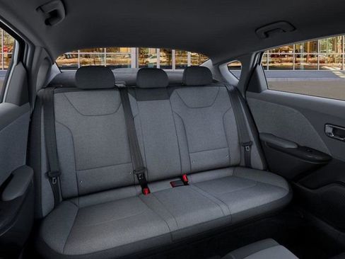 New 2025 Kia K4 LXS image 17