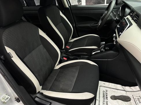 Used 2021 Nissan Versa SV image 22