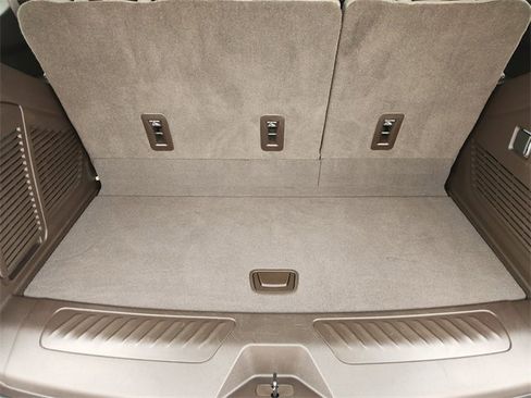 Used 2021 GMC Yukon SLT w/ SLT Luxury Package image 23