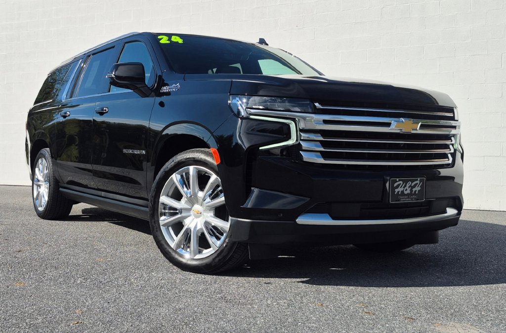 Used 2024 Chevrolet Suburban High Country AWD/4WD image 2