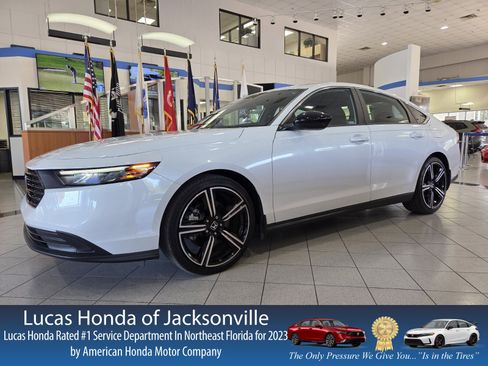 Used 2023 Honda Accord Sport image 1