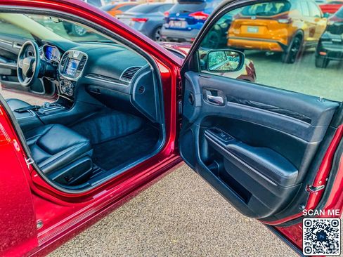 Used 2018 Chrysler 300 Touring L image 15