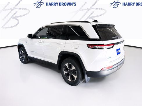Used 2022 Jeep Grand Cherokee Limited 4xe w/ Luxury Tech Group II AWD/4WD image 2