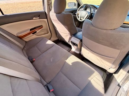 Used 2011 Honda Accord EX image 29