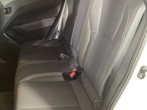 Used 2025 Subaru Crosstrek 2.5i Premium w/ Convenience Package #2 image 9