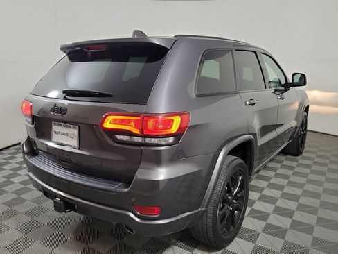 Used 2018 Jeep Grand Cherokee Altitude AWD/4WD image 6
