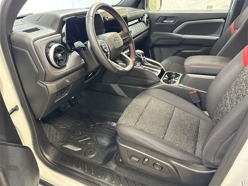 Used 2024 Chevrolet Colorado Z71 w/ Z71 Convenience Package 2 image 11