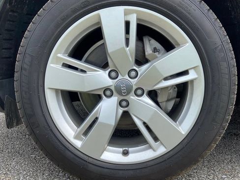 Used 2019 Audi Q5 2.0T Premium w/ Convenience Package AWD/4WD image 9