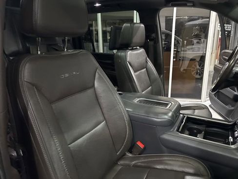 Used 2021 GMC Yukon XL Denali w/ Denali Premium Package AWD/4WD image 41
