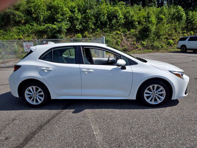 Used 2025 Toyota Corolla SE FWD image 9
