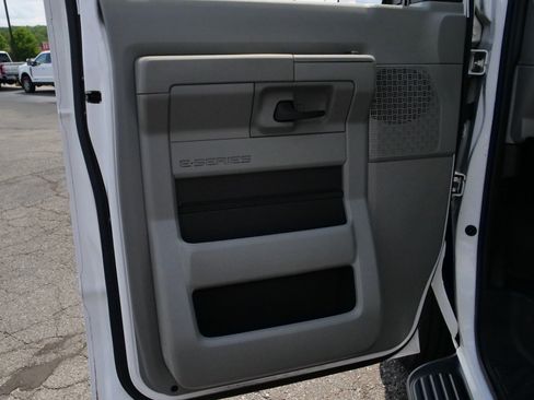 Used 2014 Ford E-350 and Econoline 350 XL w/ Power Windows & Locks Group RWD image 29