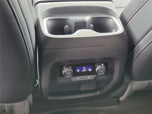 Used 2025 Chevrolet Traverse Z71 w/ Driver Confidence Package image 12