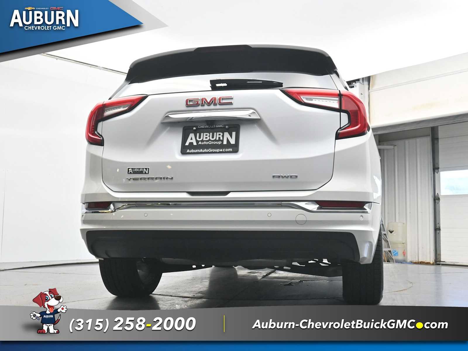 Used 2024 GMC Terrain Denali w/ Denali Premium Package AWD/4WD image 25