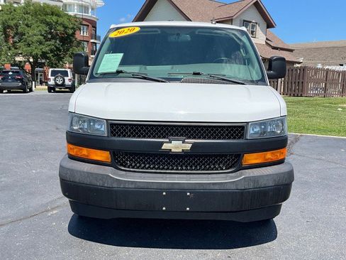 Used 2020 Chevrolet Express 3500 Extended w/ Driver Convenience Package RWD image 2