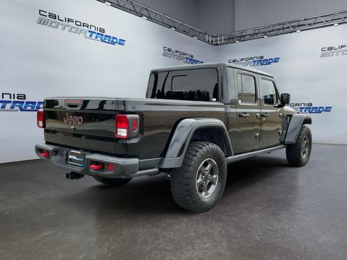 Used 2022 Jeep Gladiator Rubicon w/ Cold Weather Group AWD/4WD image 5