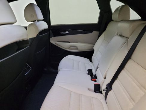 Used 2018 Kia Sorento SX image 18