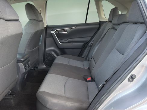 Used 2025 Toyota RAV4 XLE AWD/4WD image 14