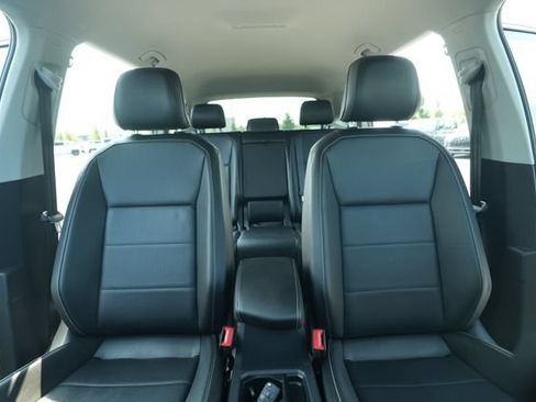 Used 2021 Volkswagen Tiguan SE AWD/4WD image 39