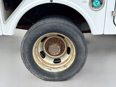 Used 2008 Ford F550 4x4 Regular Cab Super Duty image 23