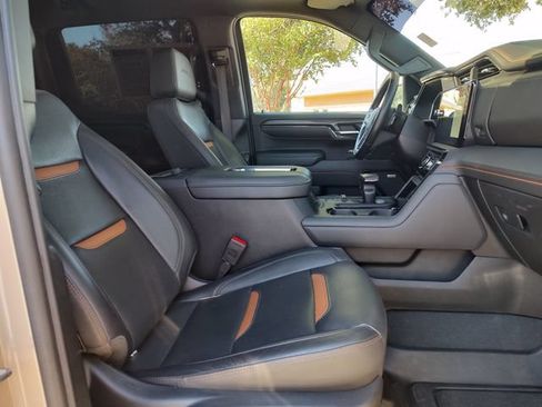 Used 2022 GMC Sierra 1500 AT4 w/ AT4 Preferred Package AWD/4WD image 28