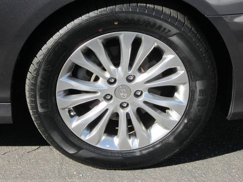 Used 2011 Hyundai Azera Limited FWD image 10