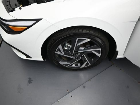 New 2025 Hyundai Elantra Sport image 38