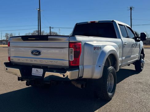 Used 2019 Ford F350 Lariat w/ Lariat Ultimate Package image 7