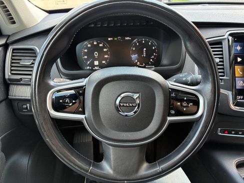 Used 2020 Volvo XC90 T6 Momentum image 24