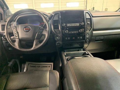 Used 2021 Nissan Titan PRO-4X w/ Pro-4x Convenience Package image 4