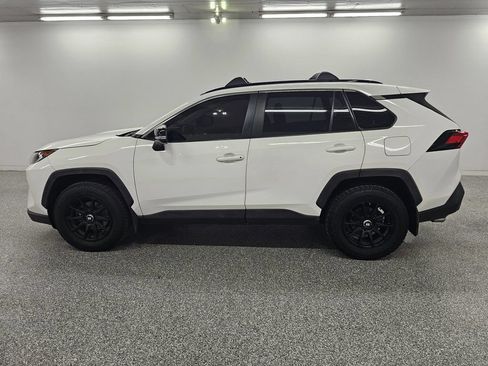 Used 2019 Toyota RAV4 XLE w/ All Weather Liner Package AWD/4WD image 8