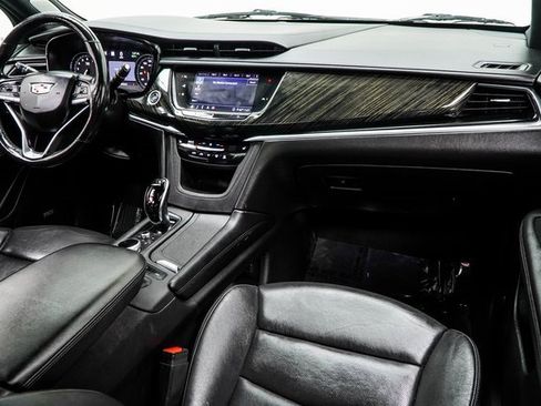 Used 2020 Cadillac XT6 Premium Luxury image 16