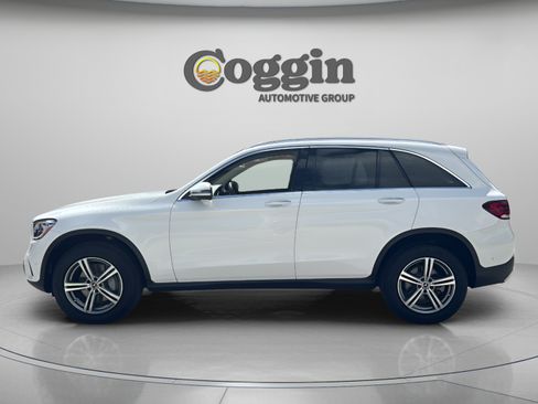 Used 2022 Mercedes-Benz GLC 300 w/ Premium Package Lite image 2