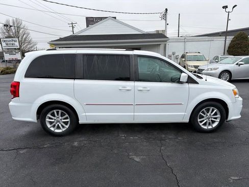Used 2019 Dodge Grand Caravan SXT image 7