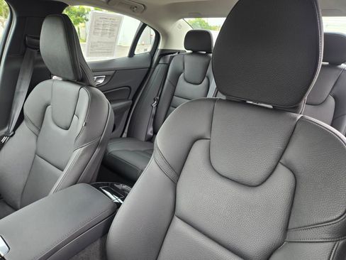 Certified 2025 Volvo S60 T8 Plus AWD/4WD image 12