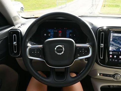 Used 2023 Volvo XC40 B5 Plus w/ Protection Package Premier AWD/4WD image 27