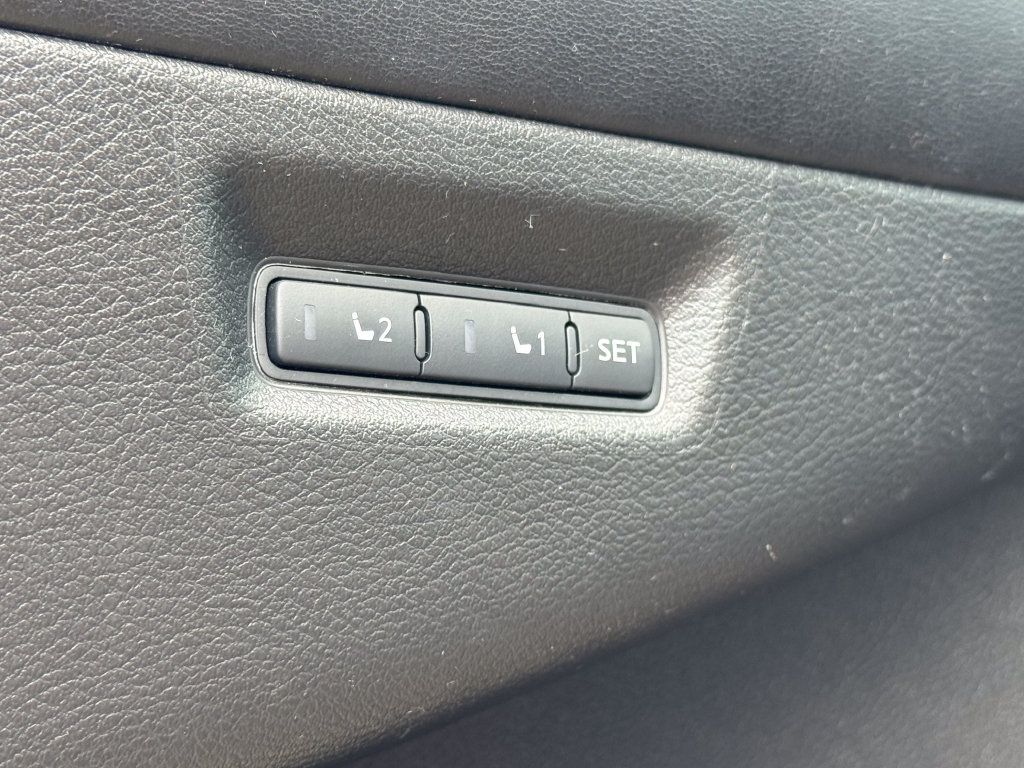 Used 2015 Nissan Murano Platinum w/ Platinum Technology Package AWD/4WD image 21