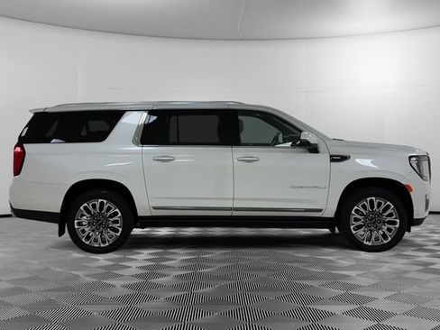 Used 2023 GMC Yukon XL Denali Ultimate AWD/4WD image 2