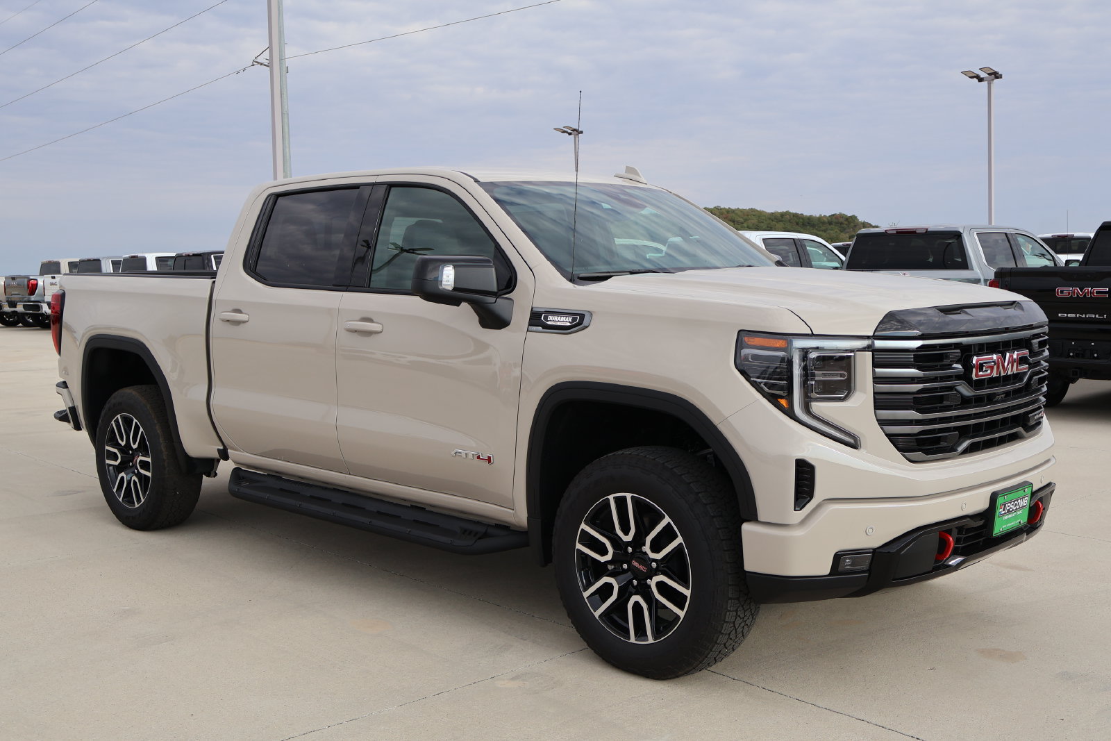 New 2026 GMC Sierra 1500 AT4 w/ AT4 Premium Package AWD/4WD image 6