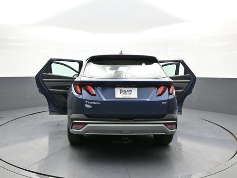 Certified 2025 Hyundai Tucson SE image 46