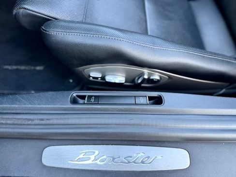 Used 2024 Porsche 718 Boxster RWD image 17