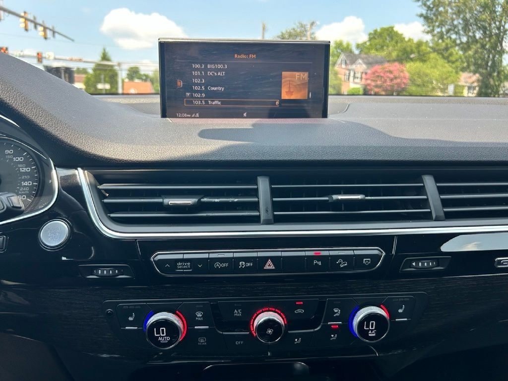 Used 2019 Audi Q7 3.0T Premium AWD/4WD image 26
