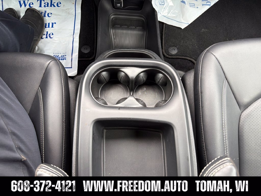 Used 2025 Chrysler Pacifica Select FWD image 21