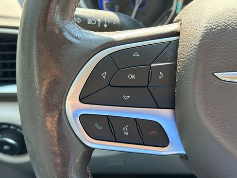 Used 2019 Chrysler Pacifica Touring-L w/ Advanced Safetytec Group FWD image 29